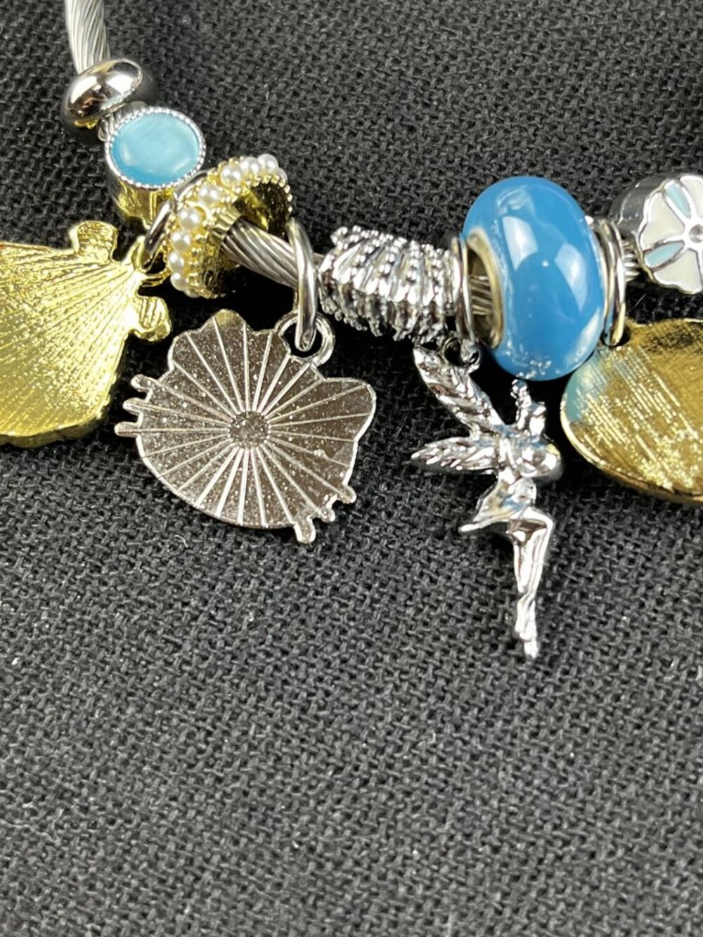 Blue Hello Kitty Bracelet cute - Picture 3 of 4
